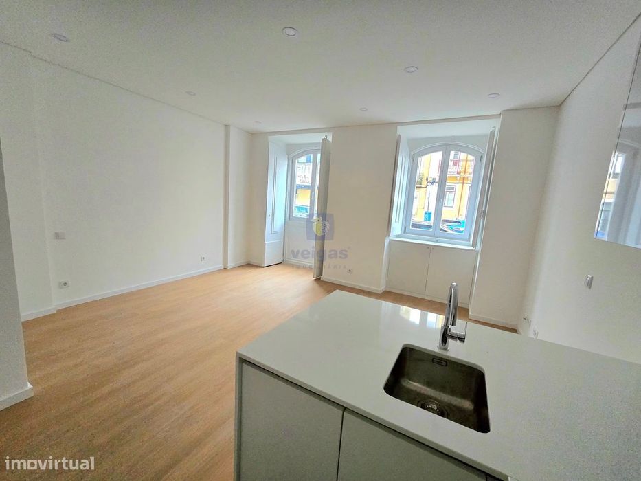 Apartamento T0 em zona central de Arroios ao nível do RC no empreendim