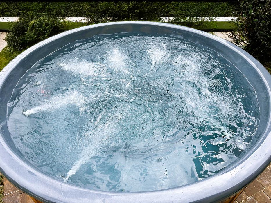 Balia Ogrodowa wanna z hydromasażem Jacuzzi Bania Hot TUB