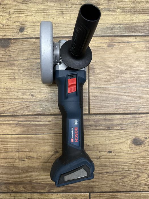 Szlifierka kątowa z regulacją obrotów GWS 18V-11 S BOSCH z 2025r.