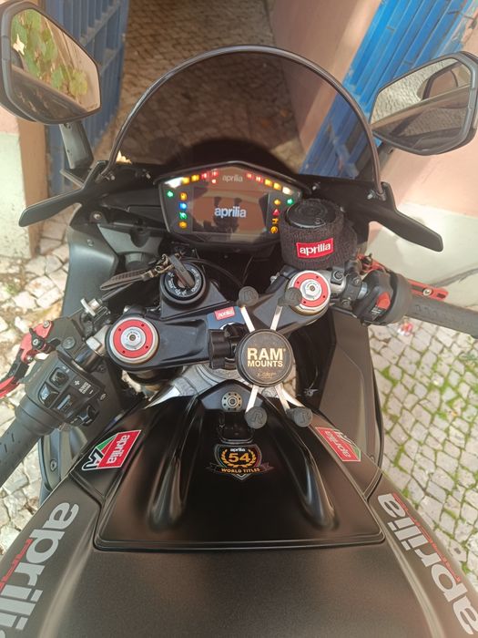 Aprilia rsv4 (2018)