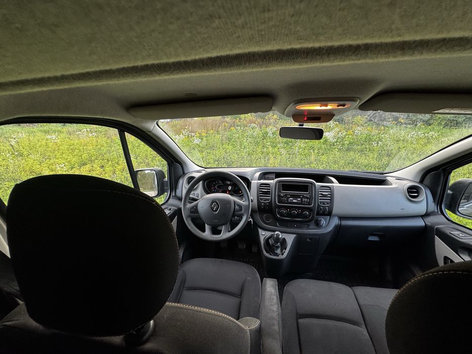Renault Trafic 9 osob PL salon