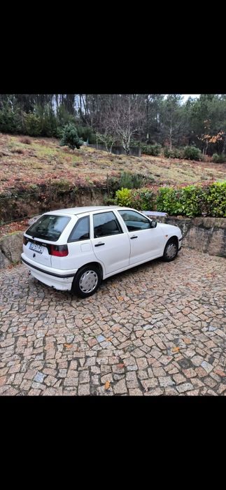 SEAT Ibiza em bom estado geral
