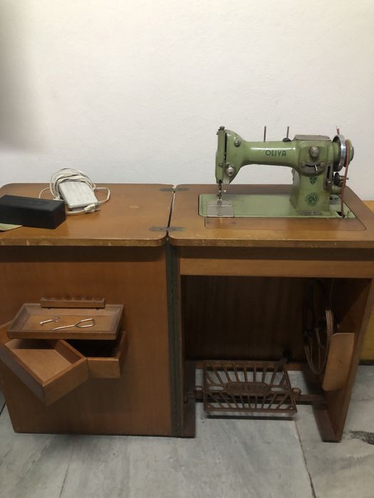 Máquina de costura Oliva