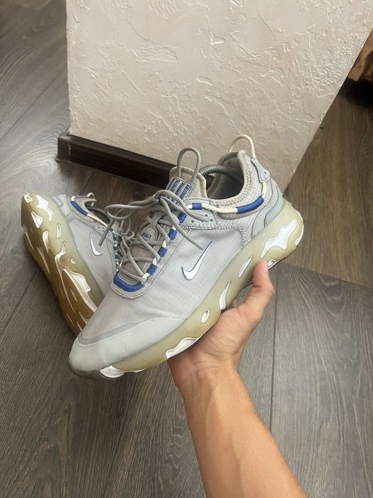 кроссовки Nike React