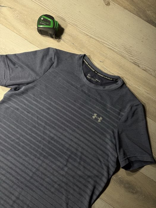 Футболка Under Armour оригінал трекінгова футболка y2k outdoor нова