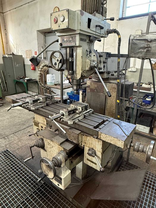 Frezarka narzędziowa