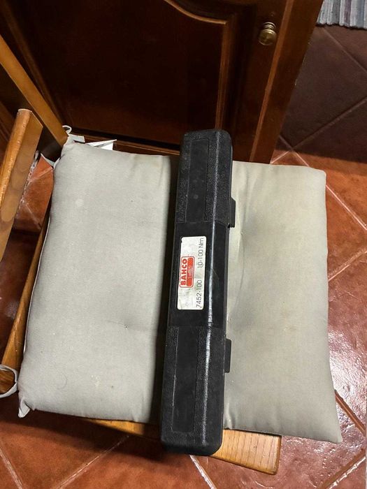 Chave dinamométrica 10-100NM com chave de bocas de 30