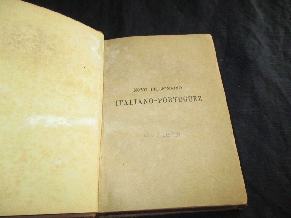 Livro Novo Dicionário Italiano Português