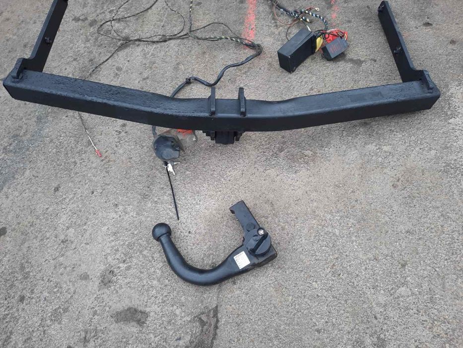 Фаркоп фольксваген тауран оригінальний