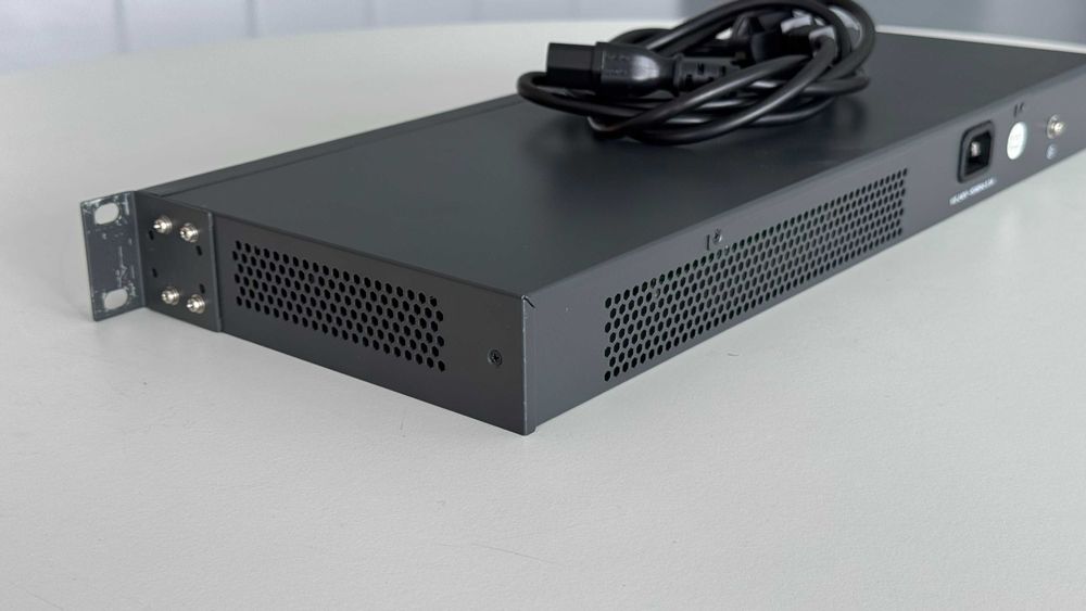 Switch TP-Link (TL-SG1024) - 24 portas Gigabit