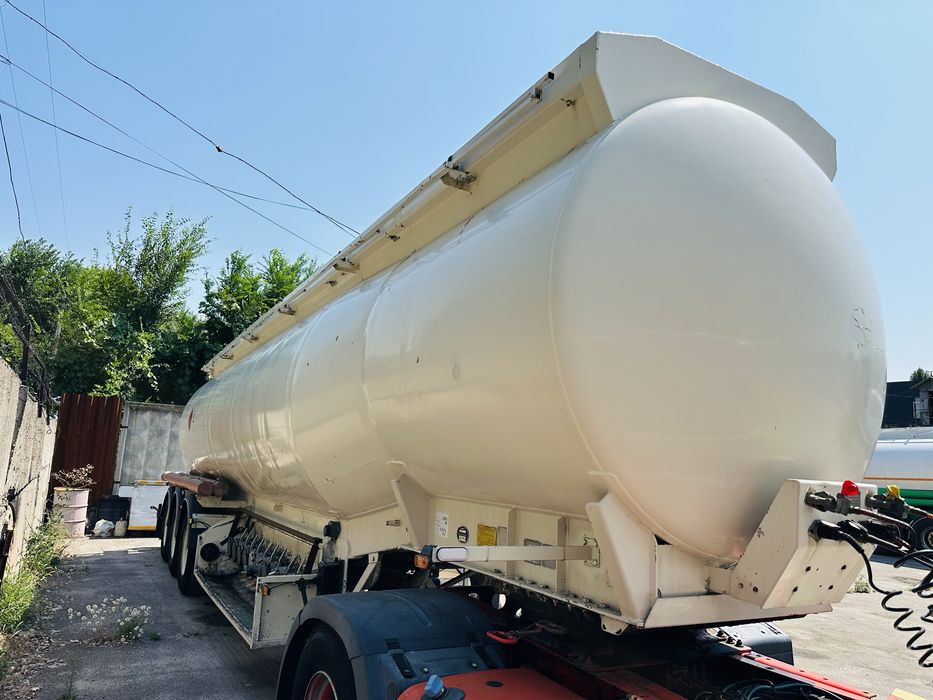 Бочка fruehauf 9 секцій ADR