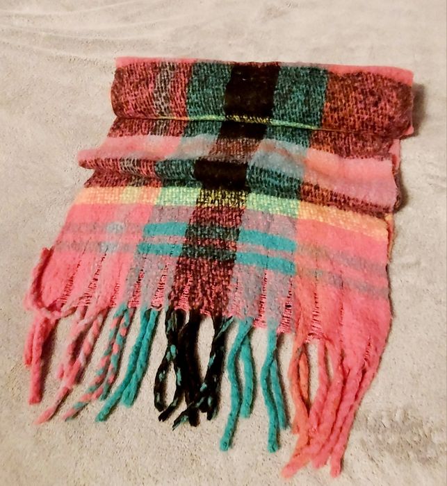 Szal gruby neonowy aktualne