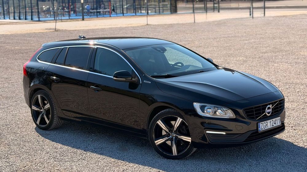 Volvo V60 Volvo V60 D6 Plug-in Hybrid AWD | Virtual Cokpi | Webasto | Aplikacja