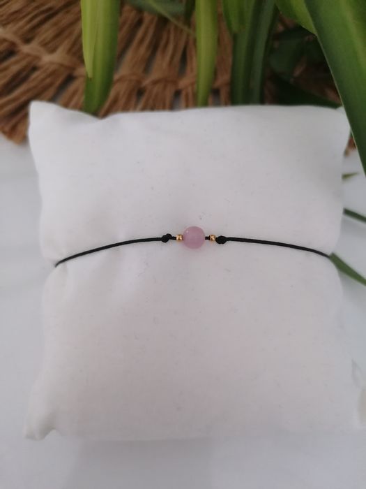 Bransoletka na sznurku z kamieniem naturalnym