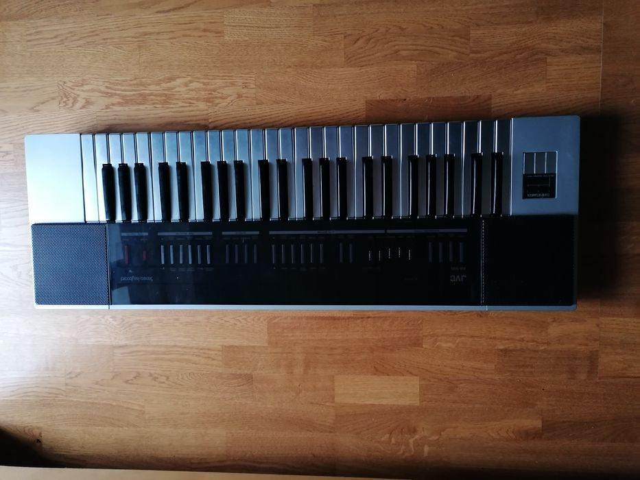 Jvc KB-500 keyboard analogowy