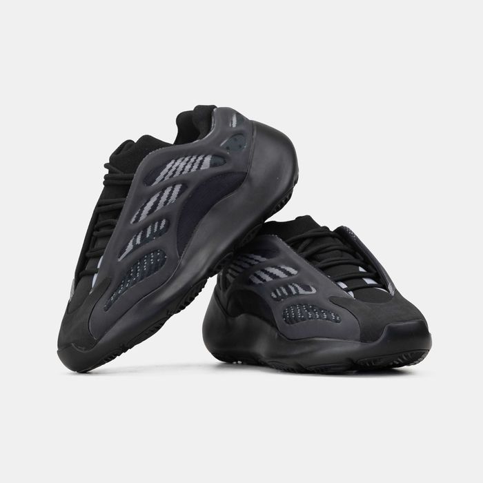 Чоловічі кросівки Adidas Yeezy Boost 700 v3 "Black Alvah" 40-45