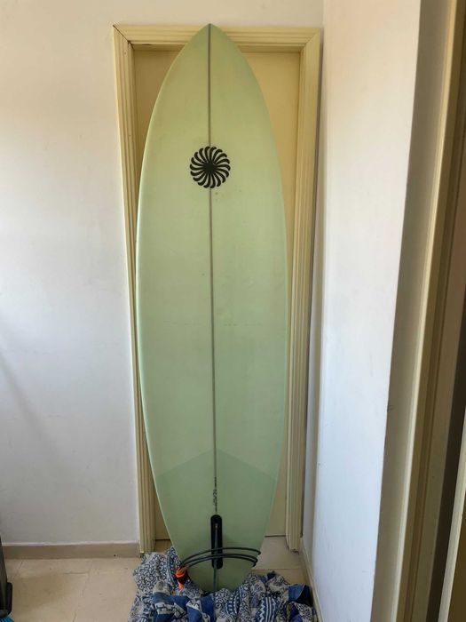 Prancha Single Fin Mid-length 6'10" 42L (Caparica) - estado impecável / Single Fin Mid-length 6'10"