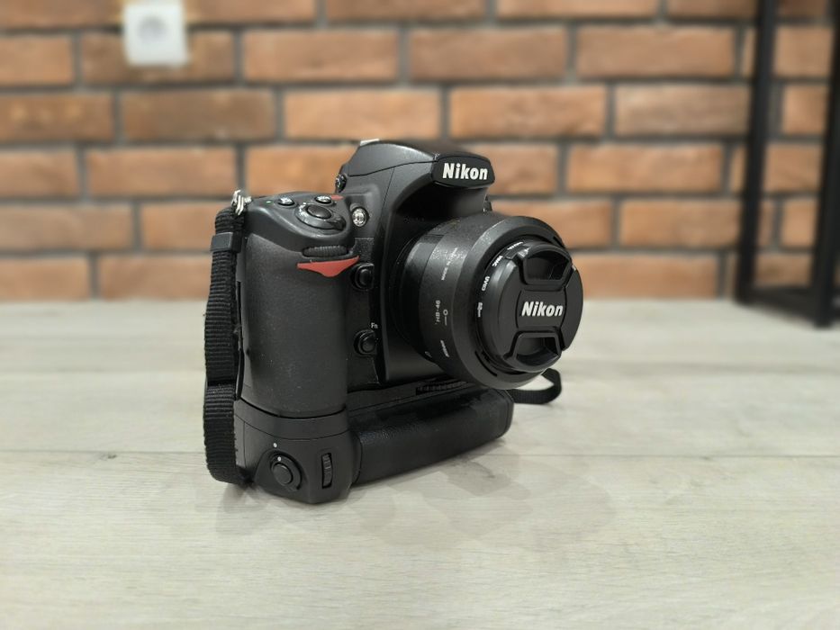 Nikon D700, Komplet Grip, karty, 2 Baterie, Obiektyw