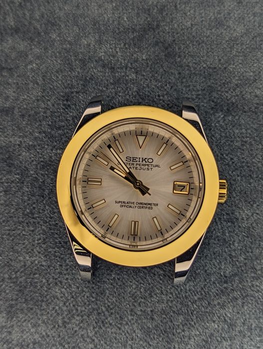 Seiko mod elegancki złoty zegarek z białą tarczą szafirowe szkło