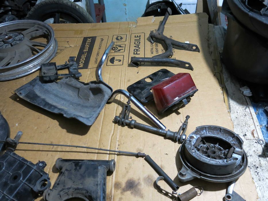 Resztka części Yamaha XJ 550 lata 80-te