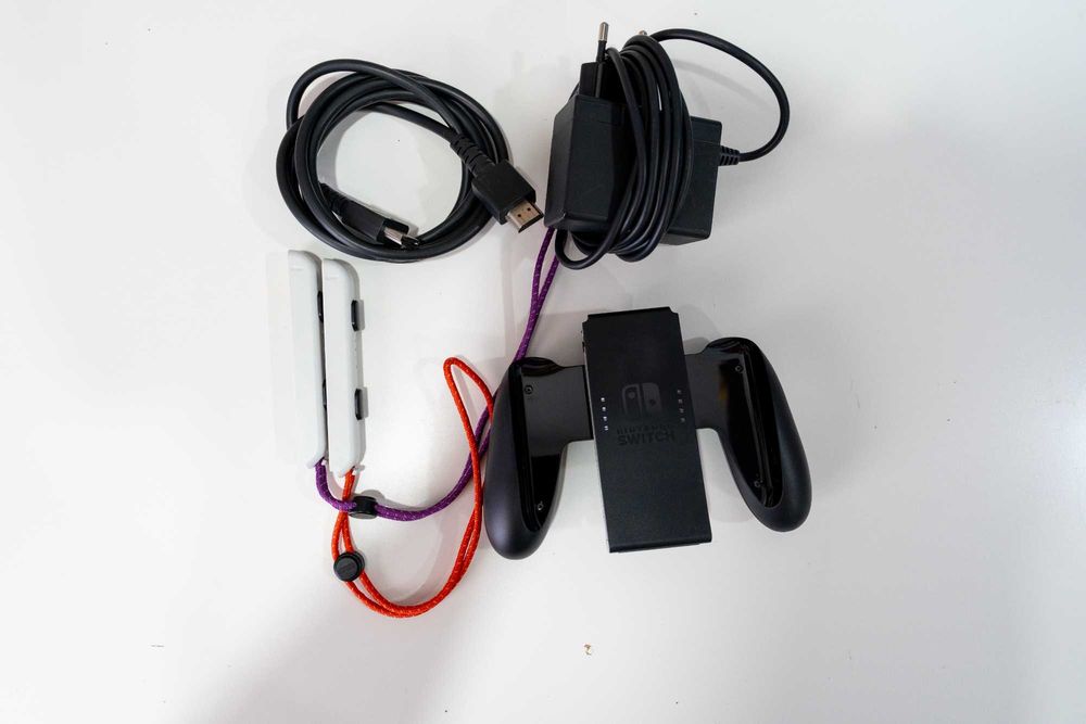 Nintendo Switch OLED Edição Pokémon Scarlet & Violet + Bolsa Tomtoc