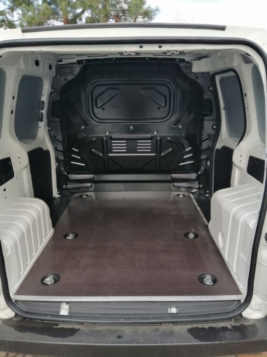 Zabudowa boków busa Fiat Fiorino