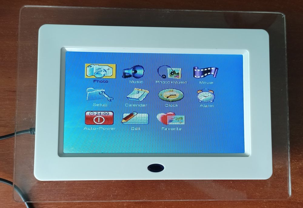 Цифрова фоторамка 7'' (18см.)