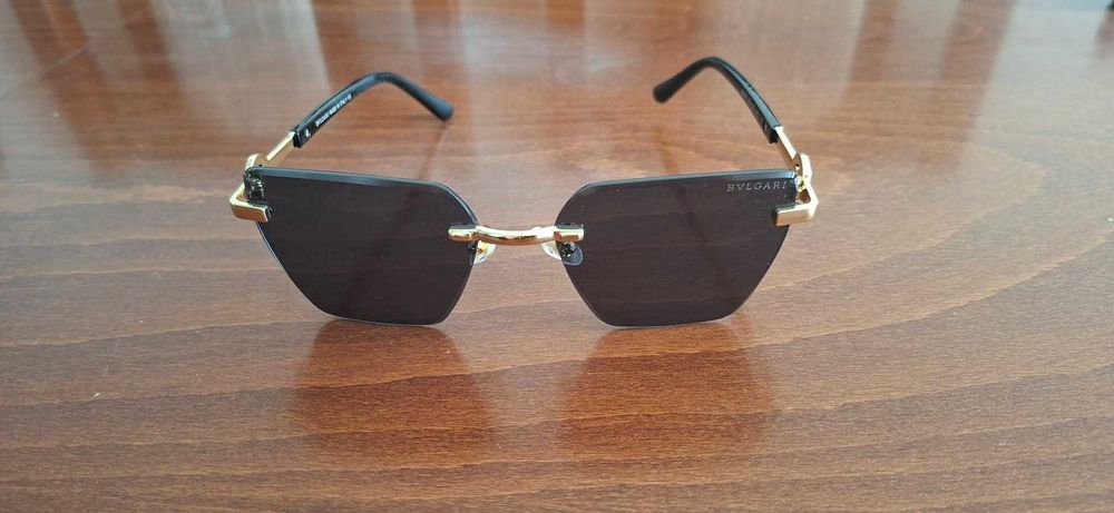 Okulary przeciwsłoneczne Bvlgari z Case