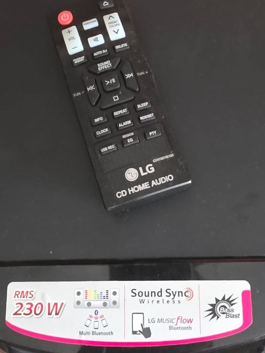 LG Radio/CD's/Bluetooth Como nova