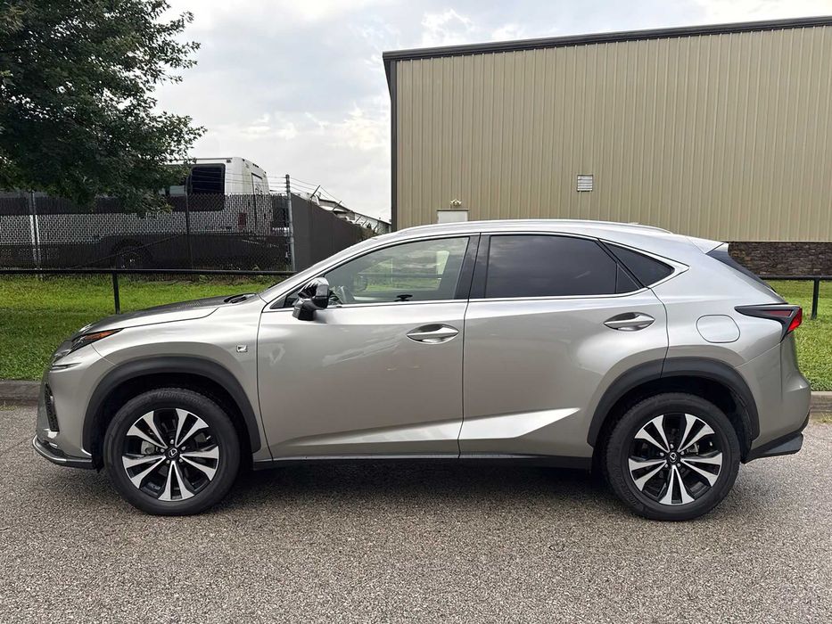 Lexus NX 300      2020