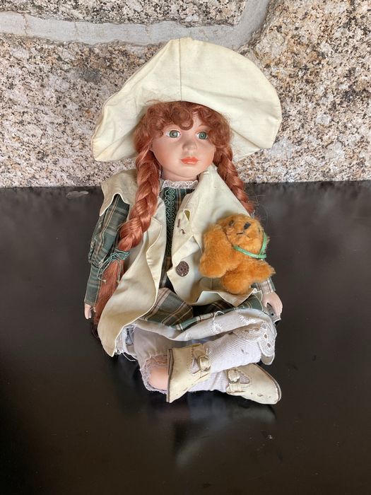 Bonecas de porcelana