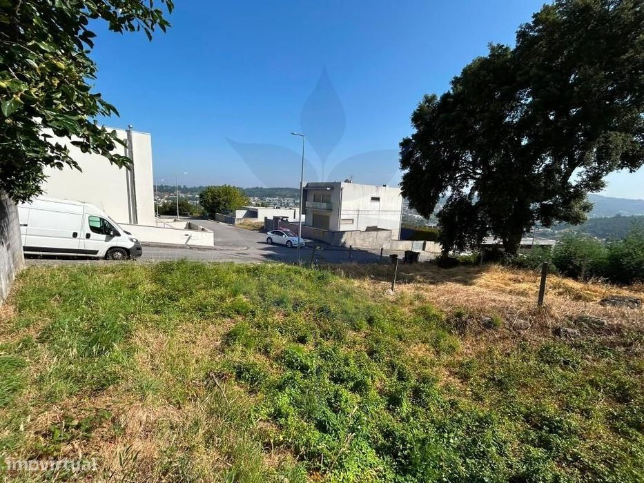 Lote Gaveto para construção - Este (São Pedro)