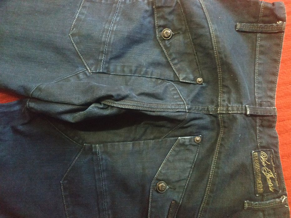 Продам мужские джинсы voi jeans