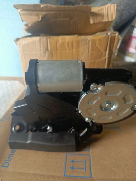 Замок 13527320 кришкі багажника GMC Acadia,Escaleyde,XT5