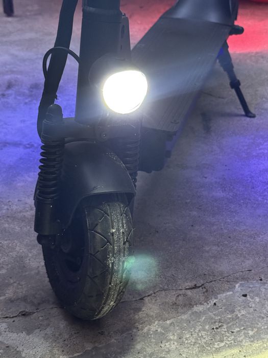 Electric Scooter | Swedish Import | Suspension | Lights | Foldable