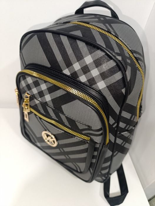 Mochila nova super confortável