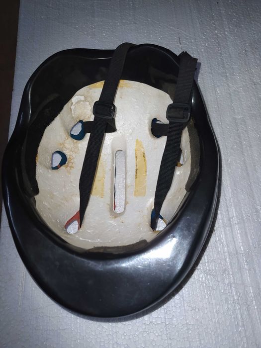 Шлем Burton  лыжный + вело в подарок.