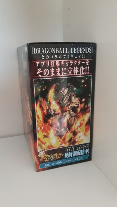 Figura DragonBall e outra figura