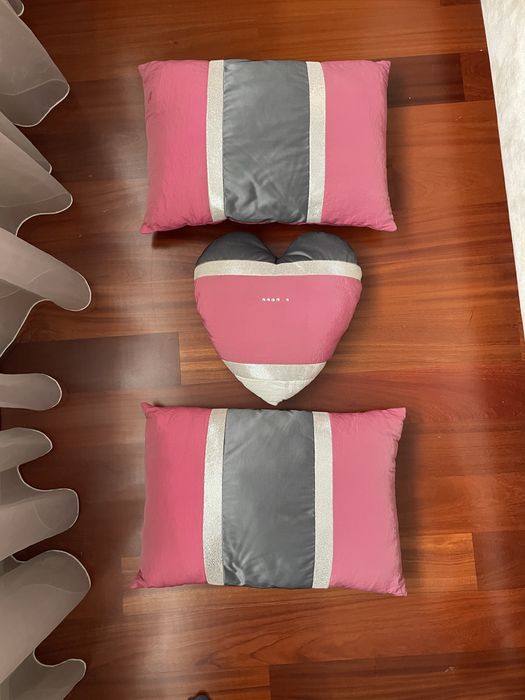 Almofadas quarto menina/adolescente cor de rosa