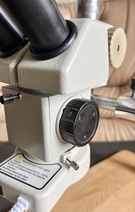 Мікроскоп МБС зі зручним підйомнником на універсальному штативі F-150