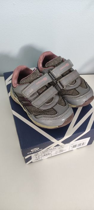 Buty sportowe Geox dla dziewczynki rozmiar 22