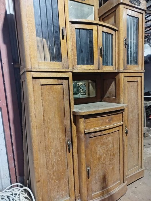 Старовинний дубовий буфет