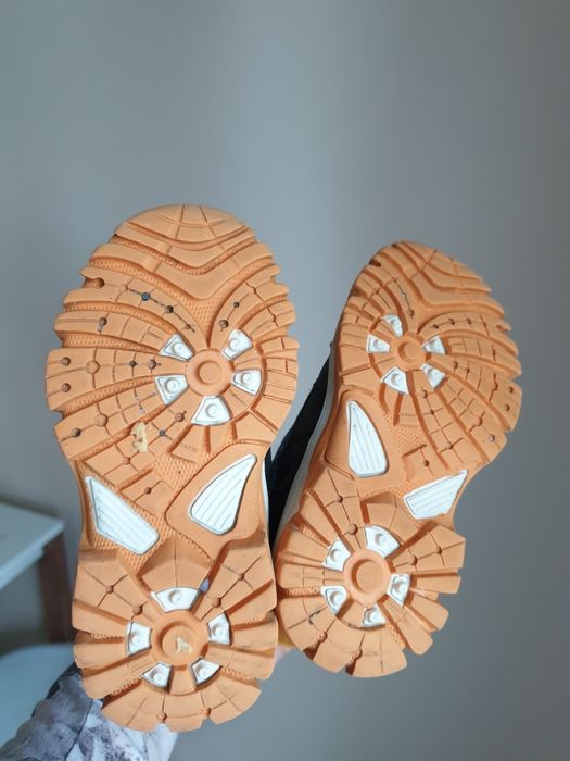 Buty zimowe r. 26