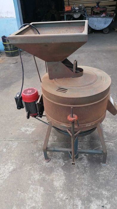 Moinho de cereais eléctrico