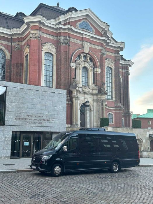Wynajem 20 osobowego busa z kierowcą Przewóz osób Transport lotnisko