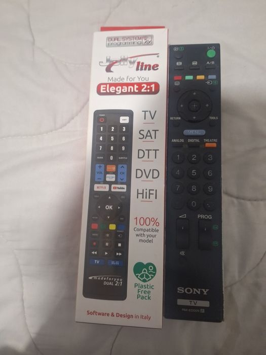 Comandos de tv vendo dois comandos compativeis um esta novo na caixa