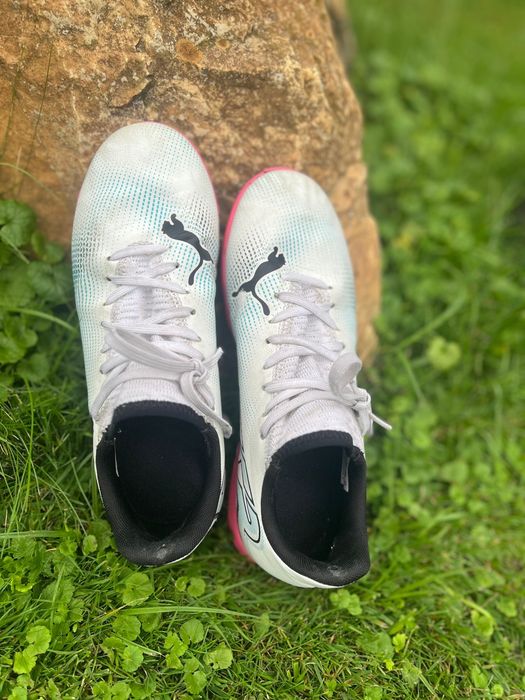 Halówki dziecięce Puma FUTURE 7 play it JR białe