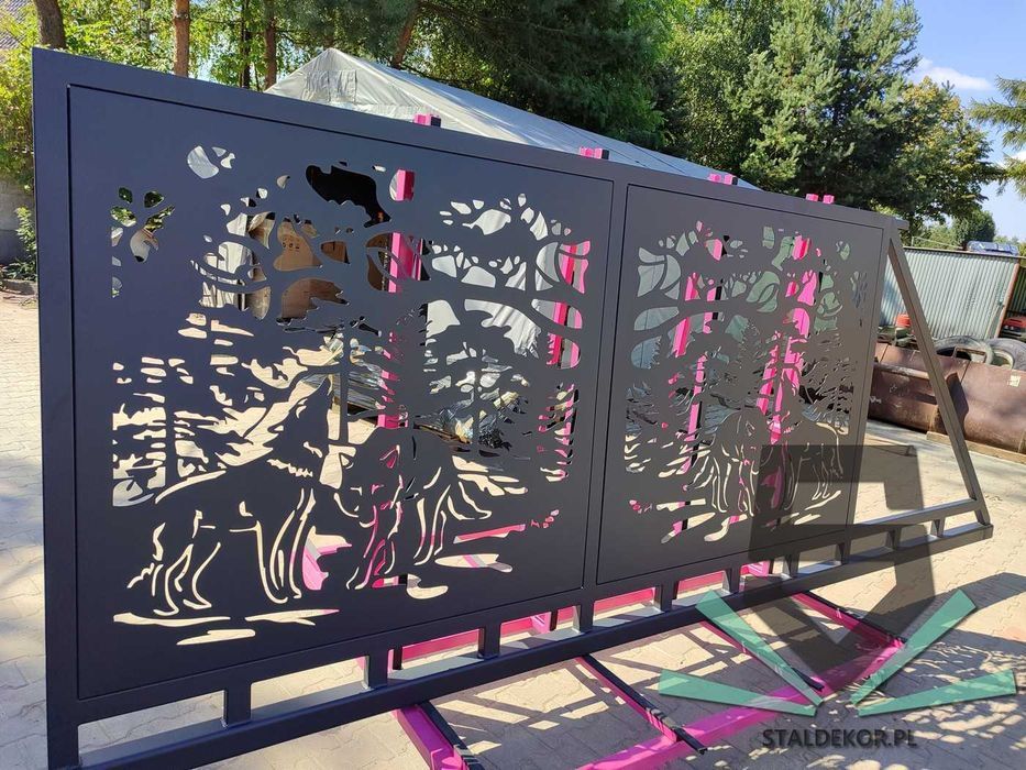 Brama przesuwna 4x1,5m wycinana laserowo, CNC,  panelowa.  Corten.