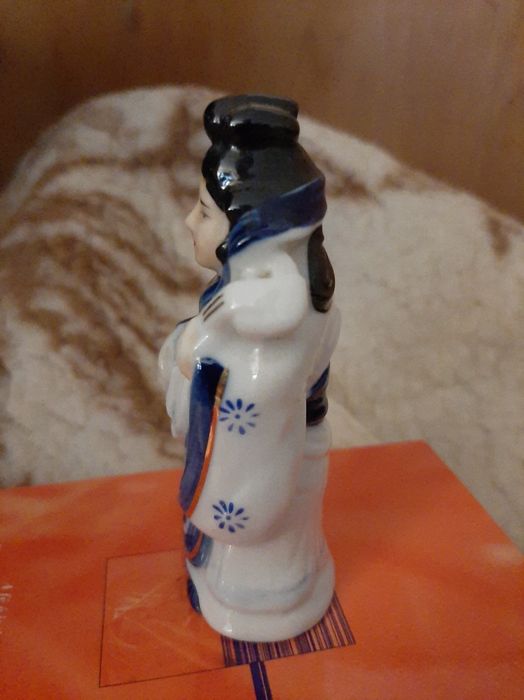 Deusa da Boa Sorte em porcelana