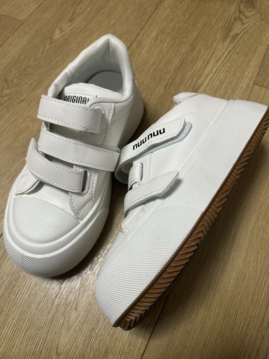 Кеди жіночі.